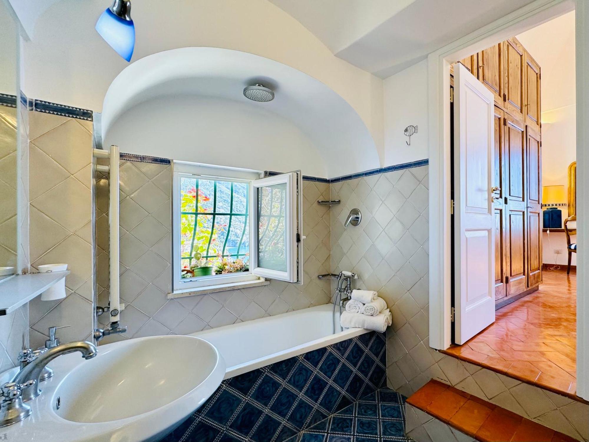 Yourhome - La Casa Di Chiara โปซิตาโน ภายนอก รูปภาพ